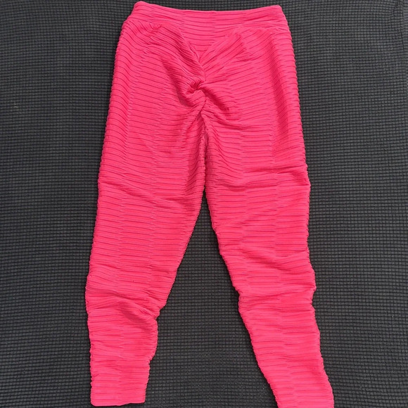 LIMITED TIME $4 ITEM!! Women's Bright Pink Textured Leggings - Picture 3 of 3